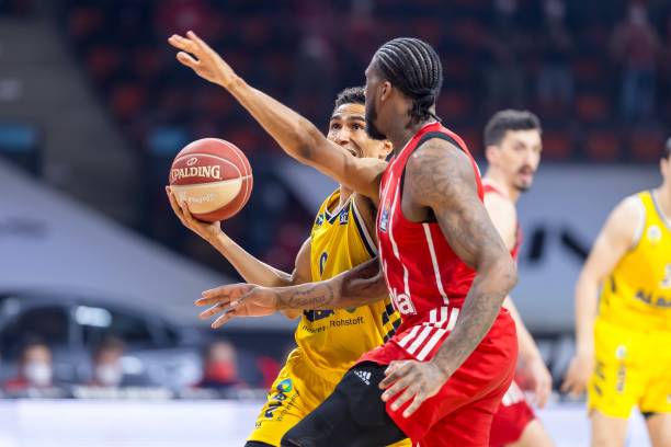 首发阵容中 首发阵容中